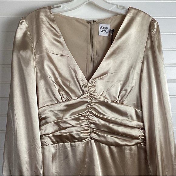 Princess Polly NWT Deliah Champagne Satin Long Sleeve Mini Dress Size 8 - Picture 3 of 9